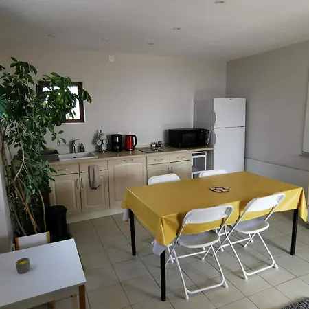 La Maison Des Crêtes 3* Parnans