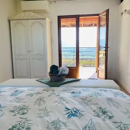 La Maison Des Crêtes Maison d'hôtes 3*