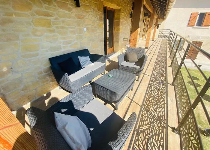 Affittacamere La Maison Des Cretes Parnans
